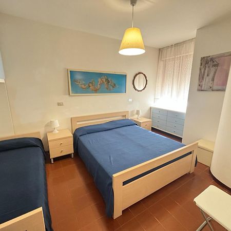 Ba- Althea - Piscina- Apartment Lignano Sabbiadoro Bagian luar foto